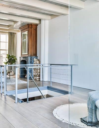 Spacious living room